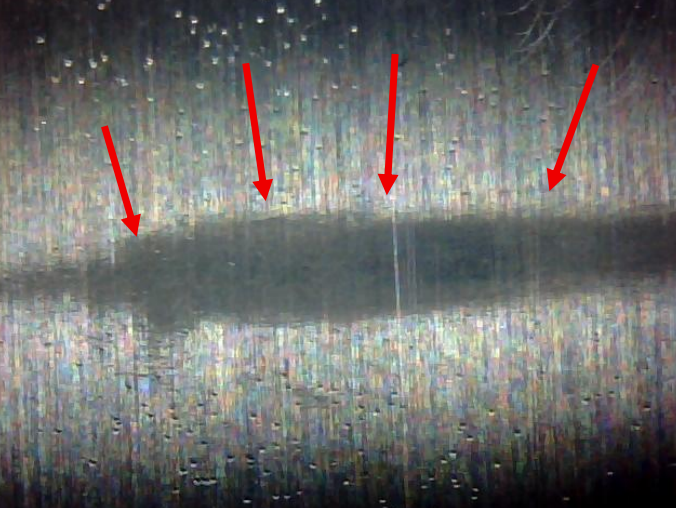 Huella del rodillo en la pista generada cuando la máquina estaba parada